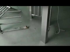 Entrez et sortez la barrière piétonnière électronique automatique de portes d'oscillation de pilier rond