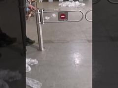 Porte de barrière d'oscillation